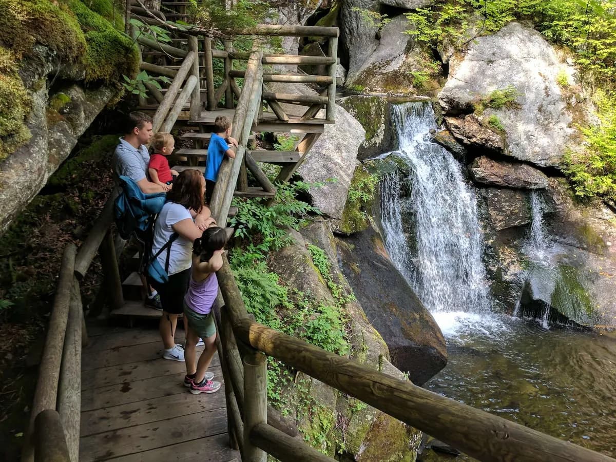 Lost River Gorge & Boulder Caves
